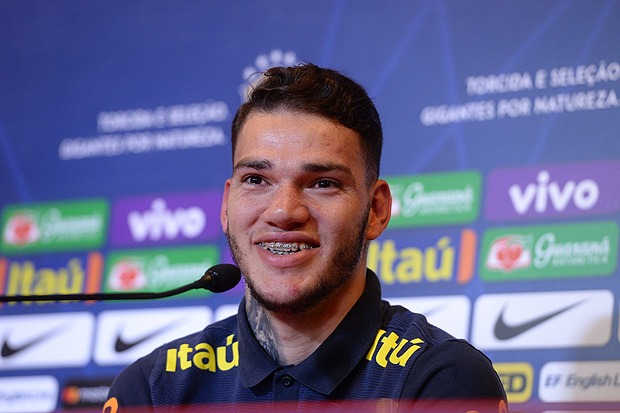 Eliminatórias: goleiro Ederson é cortado e Diniz convoca Bento