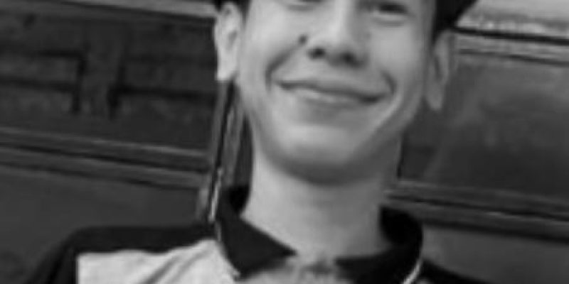 Adolescente-morto-d24am