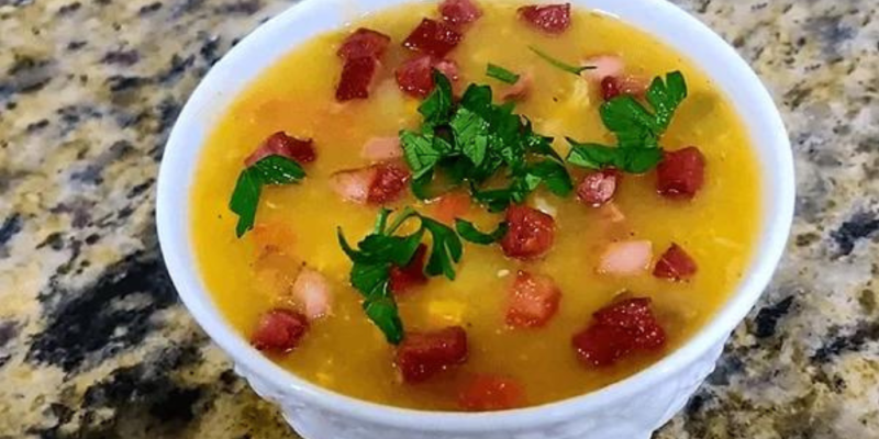 Caldo-de-Mandioca-com-Bacon