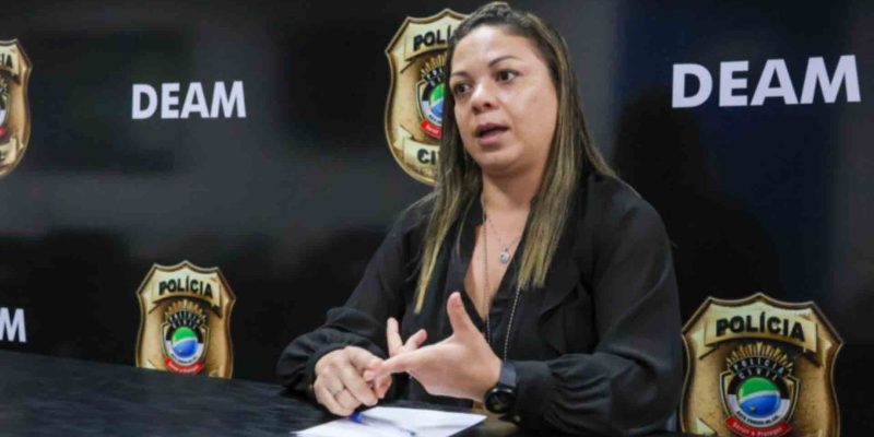 A delegada ainda destaca que a violência doméstica não ‘escolhe a posição social’