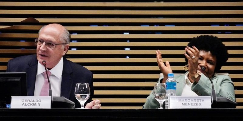 O vice-presidente Geraldo Alckmin, ao lado da ministra da Cultura, Margareth Menezes: economia criativa