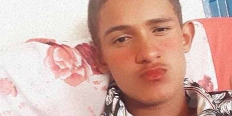 Alejandro foi encontrado morto por volta das 3h30 de hoje (Foto: Reprodução | Redes Sociais)