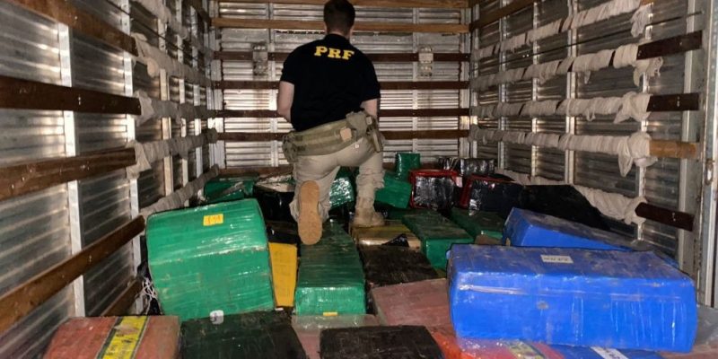 Carga de droga totalizou 6,2 toneladas (Fotos: Divulgação/PRF)