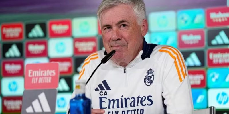 Carlo Ancelotti em entrevista coletiva no Real Madrid — Foto: Getty Images