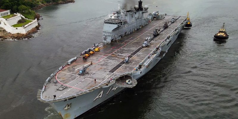 Outras 40 viaturas e 200 militares Fuzileiros Navais também vão para o Rio Grande do Sul