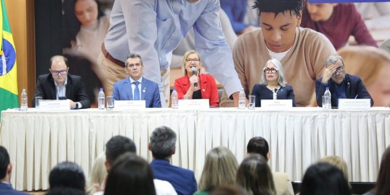 Anúncio foi feito durante encontro de gestores estaduais - Imagem - Fabio Nakakura
