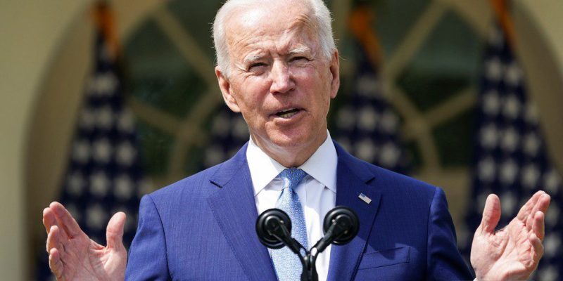 Presidente Joe Biden apresenta ordens executivas contra o uso de armas nos EUA em 8 de abril de 2021 — Foto: Kevin Lamarque