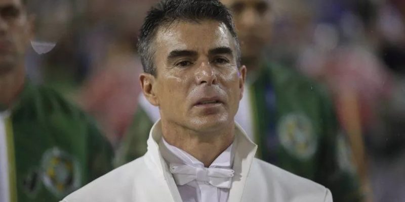 O contraventor Rogério Andrade durante o carnaval  — Foto: Agência O Globo