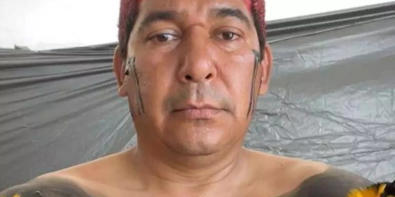 José Paulo pintado nas cores do povo Xavante, durante ato em Brasília (Foto: Reprodução)