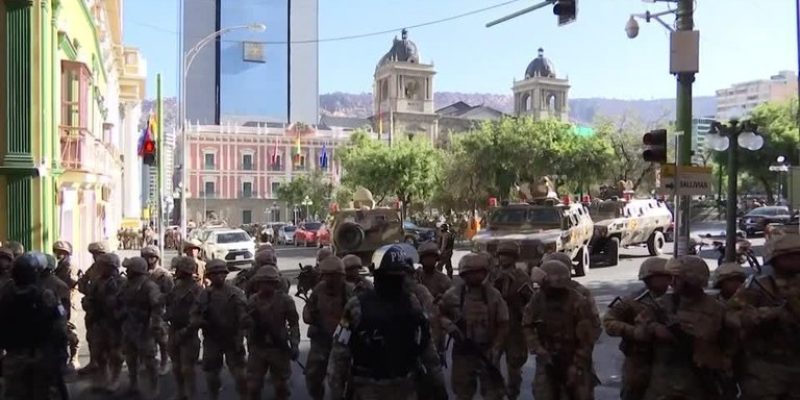 Tropas do Exército da Bolívia em tentativa fracassada de golpe de Estado
