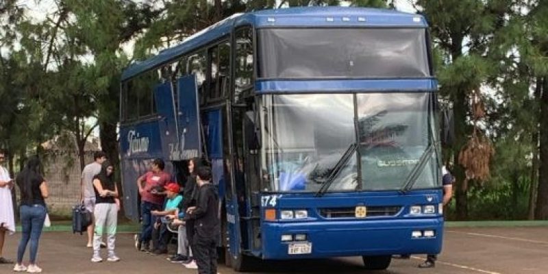 Ônibus de turismo apreendido esta manhã com passageiros - Imagens - Divulgação/Senad