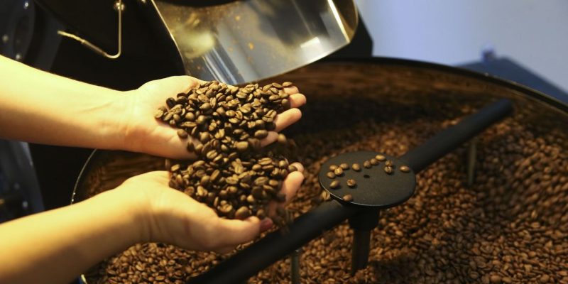 O café, que teve uma alta impressionante de 69,28% no ano