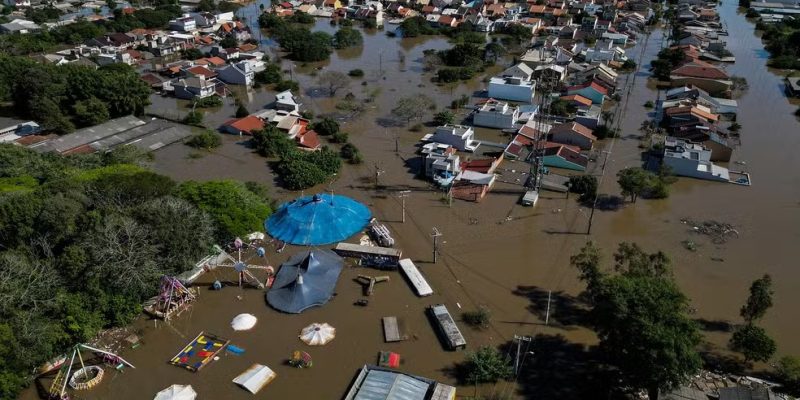 Parque de diversões foi tomado pela água em Canoas (RS) — Foto: Nelson Almeida/AFP