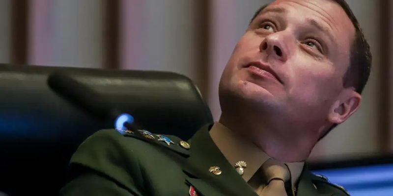 O tenente-coronel Mauro Cid depõe na CPI da Câmara Legislativa do Distrito Federal (Antônio Cruz/Agência Brasil)