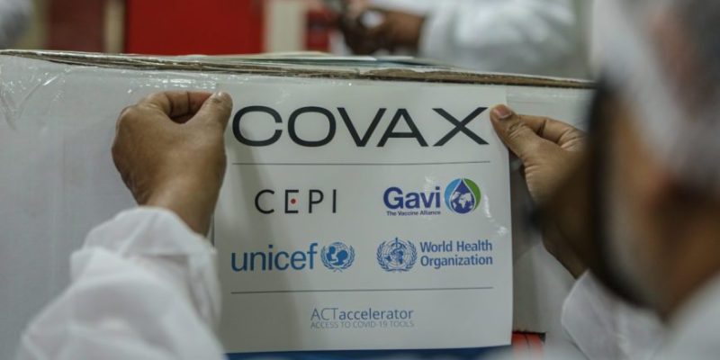 "A Colômbia, com o apoio dos parceiros da Covax, trabalhou muito para poder receber a primeira onda de vacinas", afirmou o diretor-geral da OMS, Tedros Adhanom