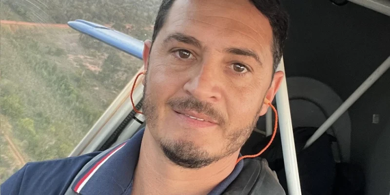 Paulo Roberto Crispim, de 40 anos, o piloto que morreu durante a queda de um avião