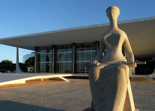 Estátua da Justiça, em frente ao prédio do Supremo Tribunal Federal (STF), em Brasília - Imagem - 
José Paulo Lacerda