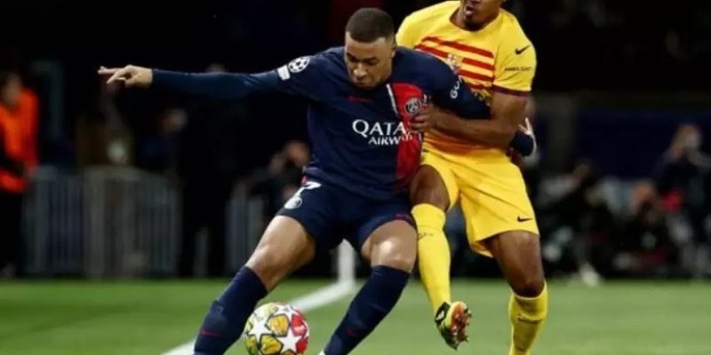 PSG e Barcelona empataram por 2 a 2 no Parc des Princes na cidade de Paris Foto: ANNE-CHRISTINE POUJOULAT/AFP