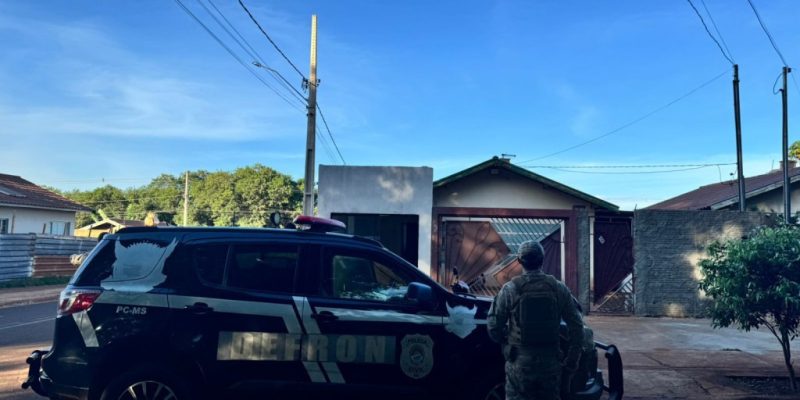 Durante a ação, um homem foi preso após ser flagrado com revólver e munições (Fotos: Divulgação/PC)