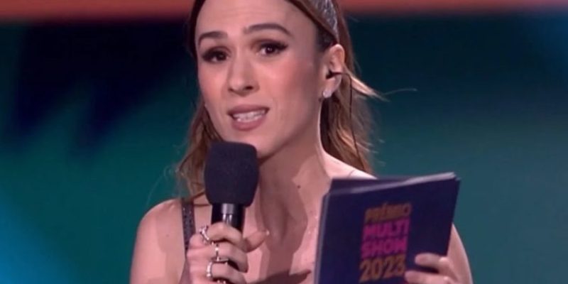 Tatá Werneck debochou novamente da RedeTV! (Imagem: Reprodução / Multishow)