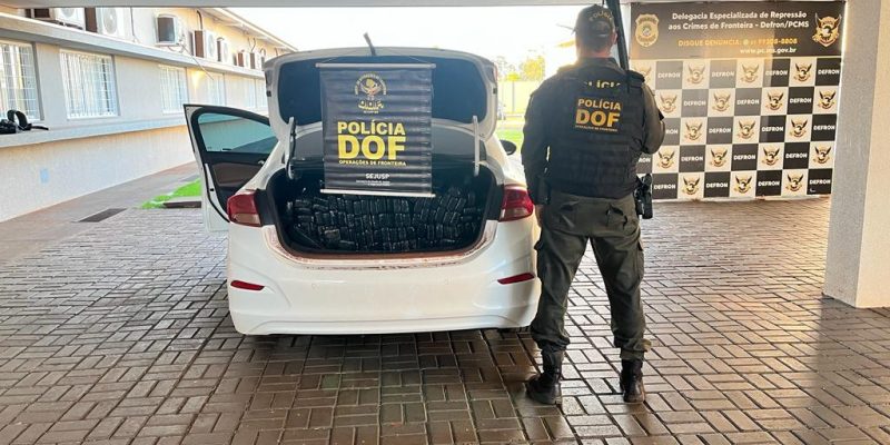 Veículo com droga apreendida pelo DOF (Foto: Assessoria)