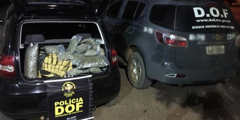 Carro estava carregado com 58 quilos de drogas / Imagens: DOF/Divulgação