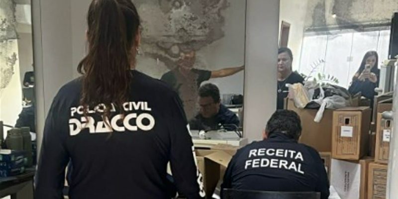 Equipes do Dracco, Receita e Sefaz durante operação nesta quarta-feira (Foto: Dracco/ Divulgação)