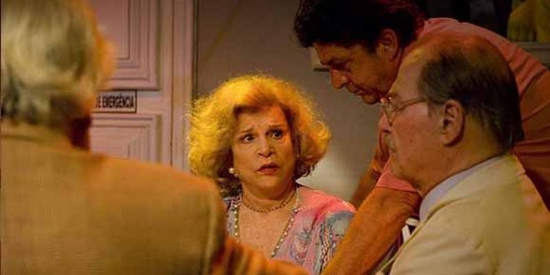 Chega de Saudade conta numa única noite várias histórias vividas pelos freqüentadores de um salão de baile