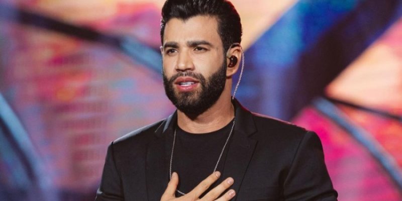 Gusttavo Lima é acusado de ter auxiliado duas pessoas que estão sendo investigadas a deixarem o Brasil