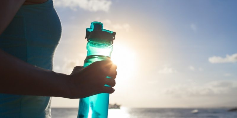 Beber água ajuda o metabolismo, mas até hidratação em excesso pode fazer mal