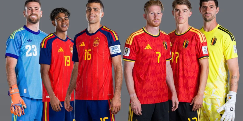 Unai Simon, Lamine Yamal e Rodri, da Seleção da Espanha; Kevin De Bruyne, Charles De Ketelaere e Thibaut, da Bélgica