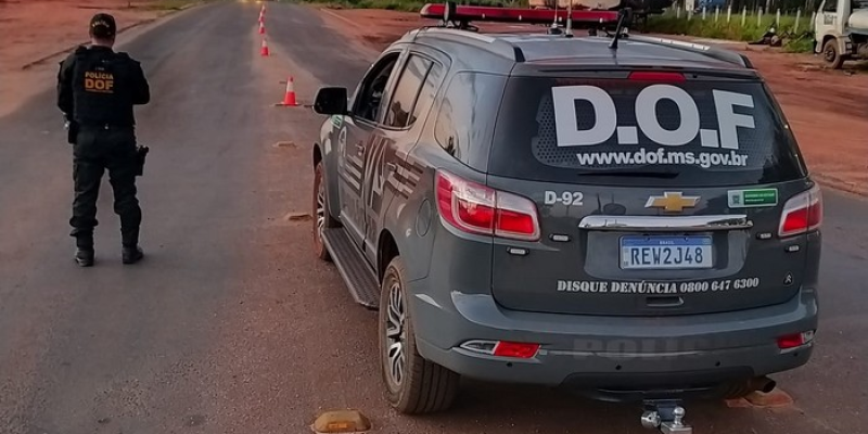 Policiais do DOF em barreira na fronteira – Assecom/DOF