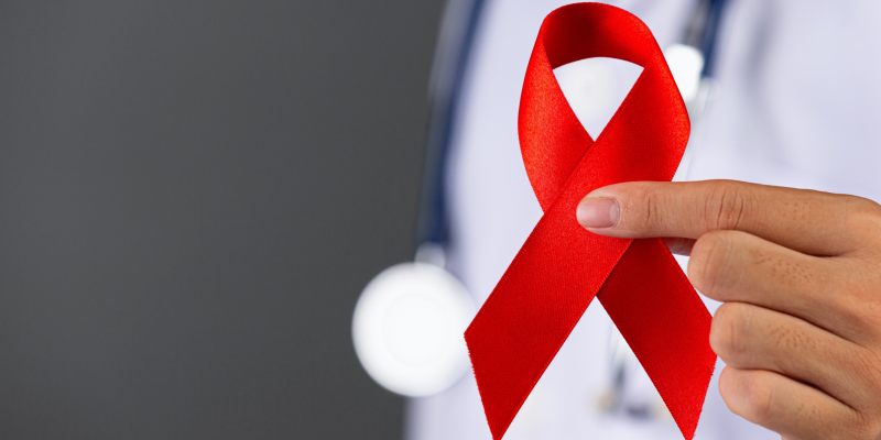 A aids já não figura mais com o mesmo alarme nas manchetes dos jornais como nas décadas passadas