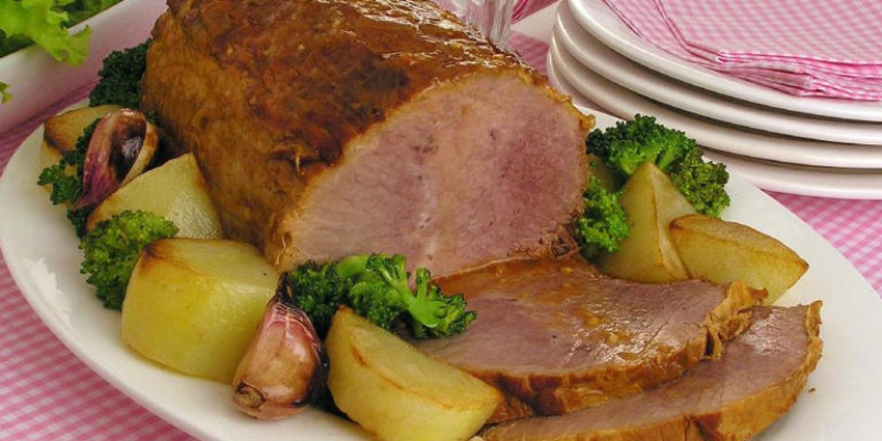 Carne de panela com batatas douradas: aprenda a fazer a receita simples e saborosa