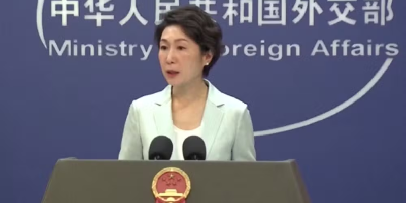 A porta-voz do Ministério das Relações Exteriores da China, Mao Ning, durante entrevista em que criticou a tarifa de 50% aplicada pelos EUA a produtos do Brasil