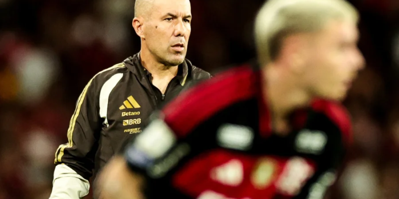 Após a eliminação do Flamengo na Copa do Brasil, diante do Vitória, no Barradão, Leonardo Jardim concedeu entrevista coletiva
