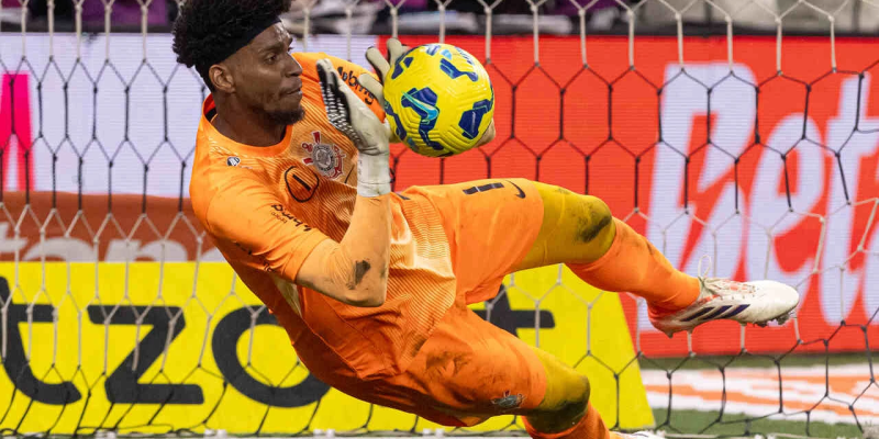 Hugo Souza não fala apenas como jogador do Corinthians, mas como alguém que se reconheceu no clube