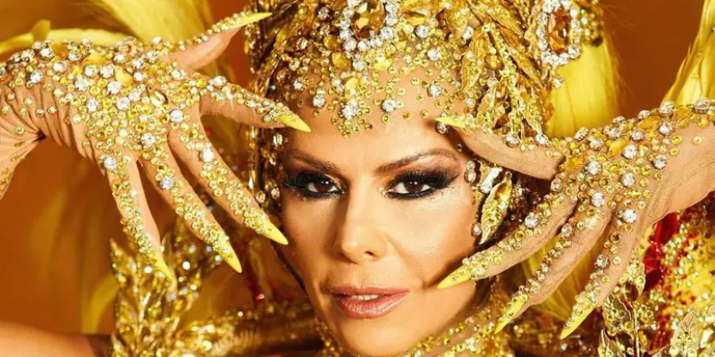 Viviane Araújo usa look dourado em desfile do Salgueiro, no Rio de Janeiro
Foto: Reprodução/Instagram