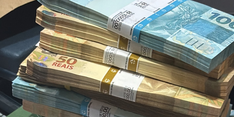 Parte do dinheiro aprrendido pelo Gaeco na Operação Gutemberg (Divulgação/MPE-MS)
