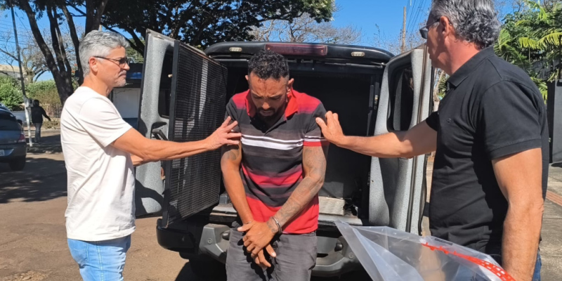 Reginaldo, preso na rodoviária da Capital, já está em Dourados (Foto: Leandro Holsbach)
﻿