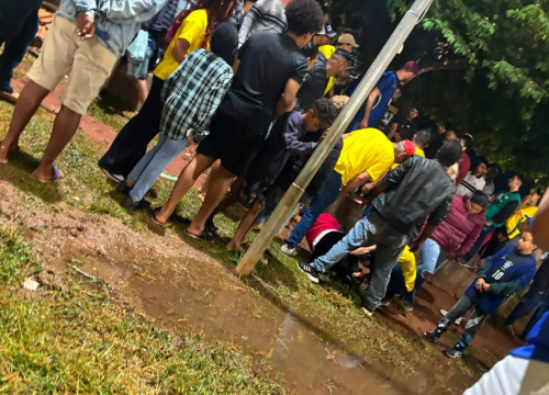 Corpo de Claudemar, morto em meio à suposta disputa pelo comando do tráfico de drogas no Bairro Alves Pereira. (Foto: Divulgação)