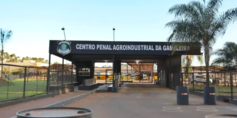 Entrada do Centro Penal Agroindustrial da Gameleira, em Campo Grande (Foto: Paulo Francis)