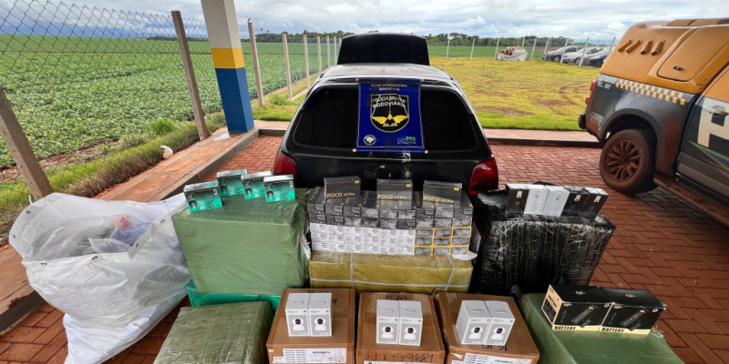 Produtos apreendidos serão encaminhados para a Receita Federal (Foto: Divulgação/PMR)