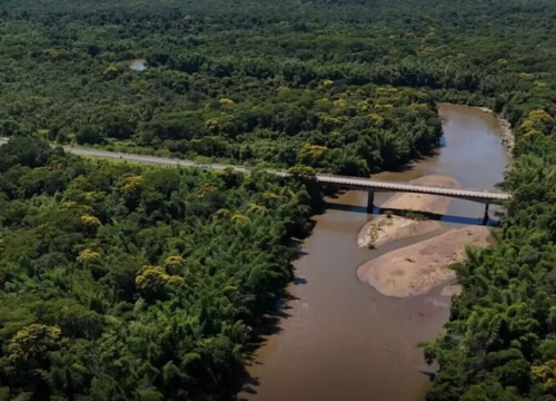 Imagem aérea da ponte da MS-345 que passa sobre o Rio Miranda (Foto: Divulgação / Prefeitura de Bonito)