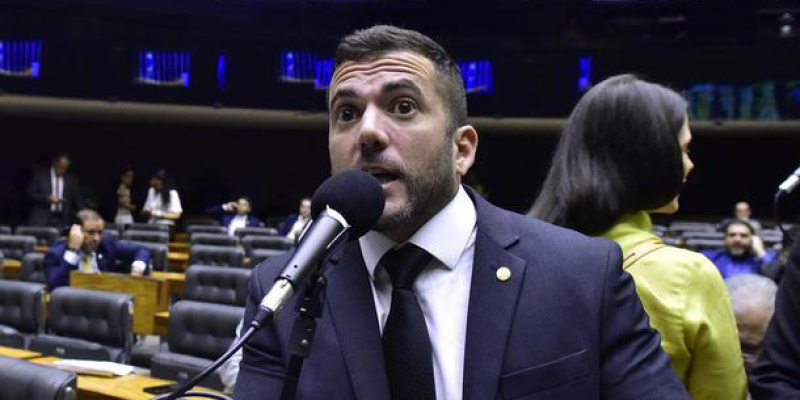 Morto “assina” documento e ONG usa verba de emenda de deputado bolsonarista