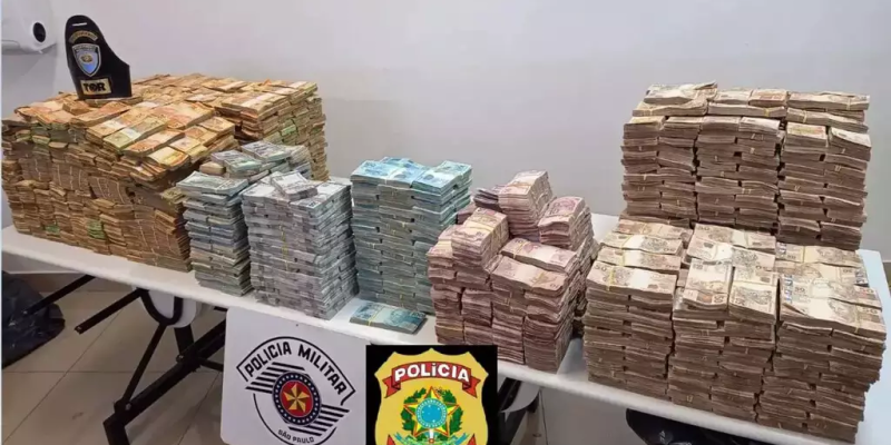 Caminhão que seguia para Ponta Porã escondia R$ 7,2 milhões (Foto: Divulgação)