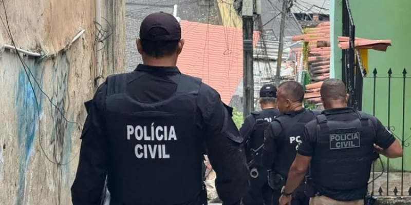 Polícia do Ceará apreendeu veículos de luxo, imóveis e R$ 60 mil em dinheiro