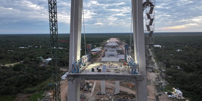 Ponte Bioceânica está sendo construída entre Porto Murtinho (MS) e Carmelo Peralta, no Paraguai - Foto: MOPC/PY