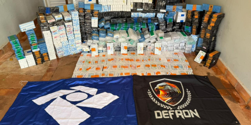 Produtos: 1.423 celulares e 22 smartwatches estavam em um depósito utilizado como entreposto (Foto: Divulgação)
