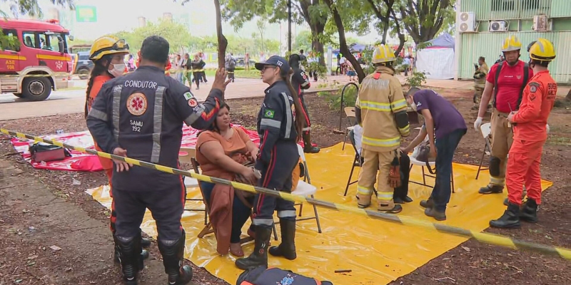 Incêndio mobiliza bombeiros no Ministério da Igualdade Racial, em Brasília